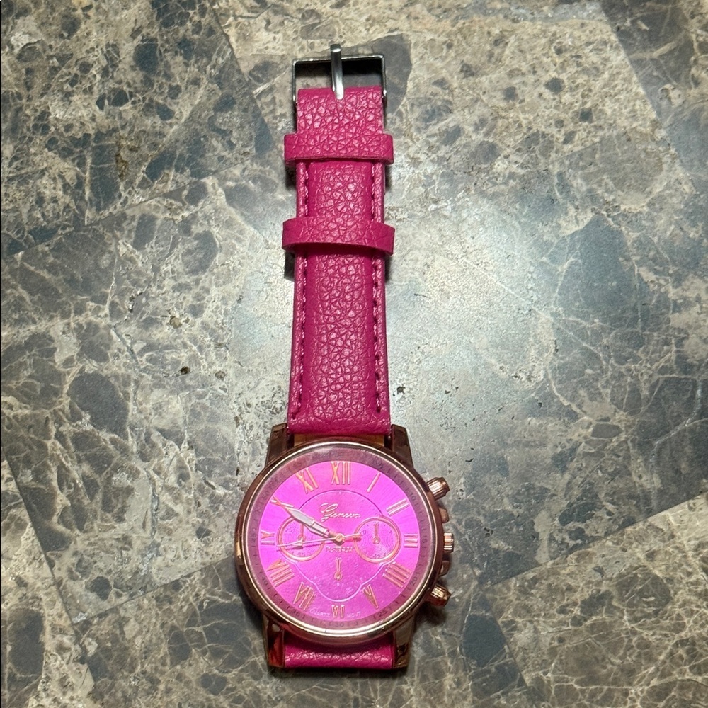 Brand New PINK watch with Pink Leather Straps Elegant & Fabulous - Picture 3 of 8